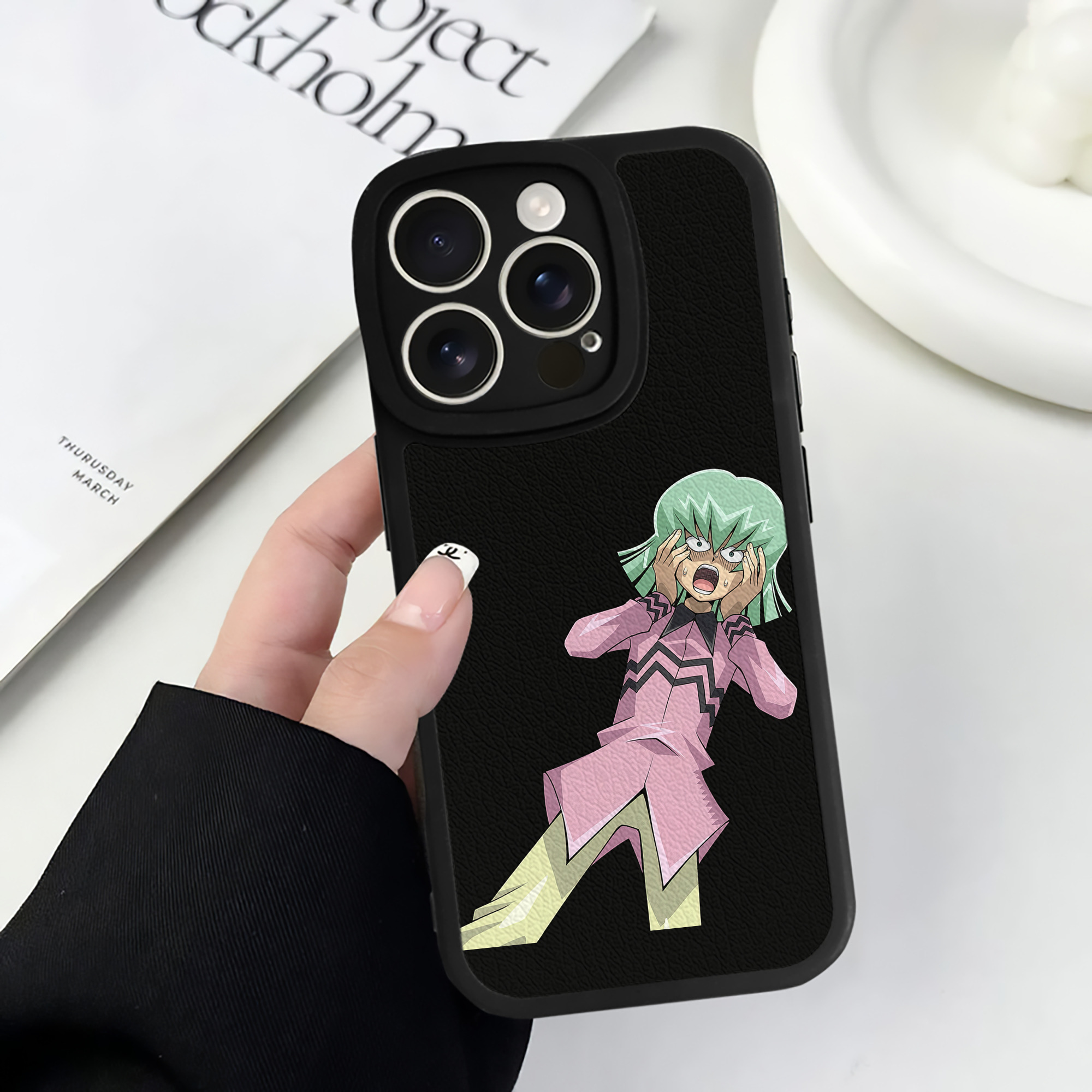 （画像用） 遊☆戯☆王 Yu-Gi-Oh! 【iPhone 16シリーズ対応】シリコンスマホケース（レザー調） 材質：シリコン